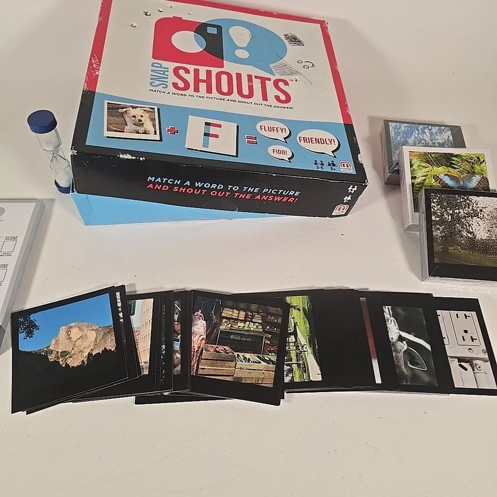SNAPSHOUTS Very Verbal Party Game 8+, 3-6 Players‎ Word Picture Match
